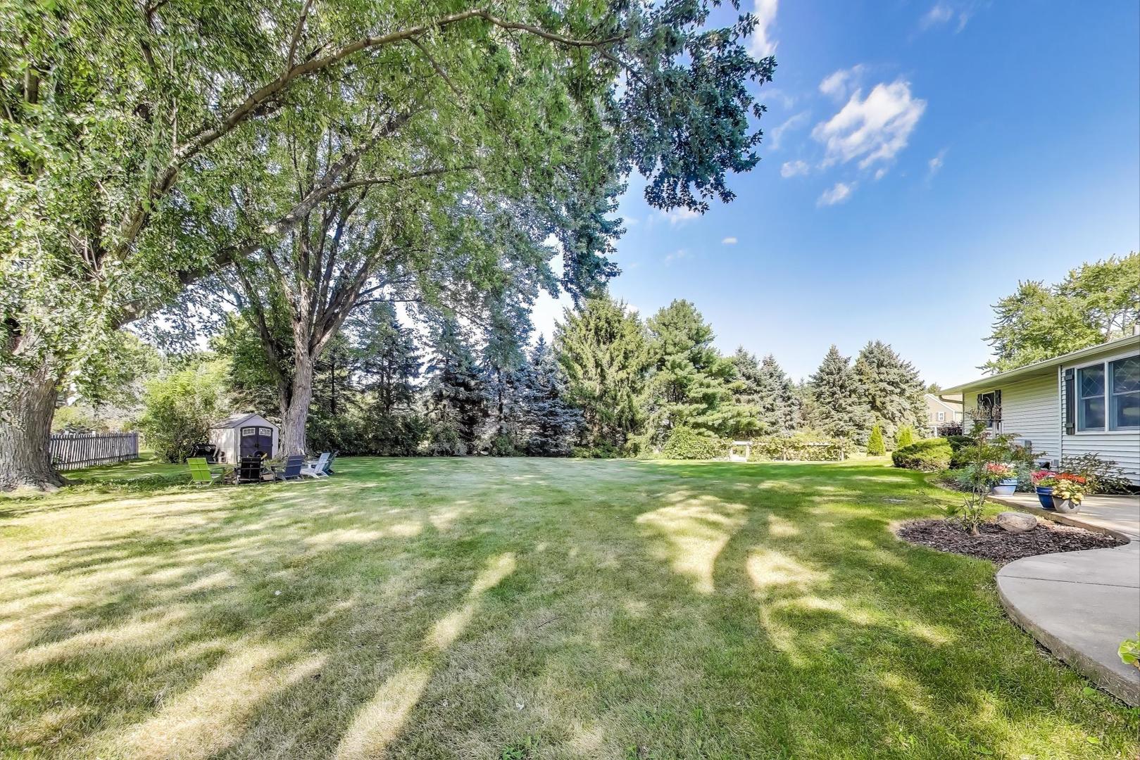 9623 N Hunters Lane, Spring Grove, IL 60081