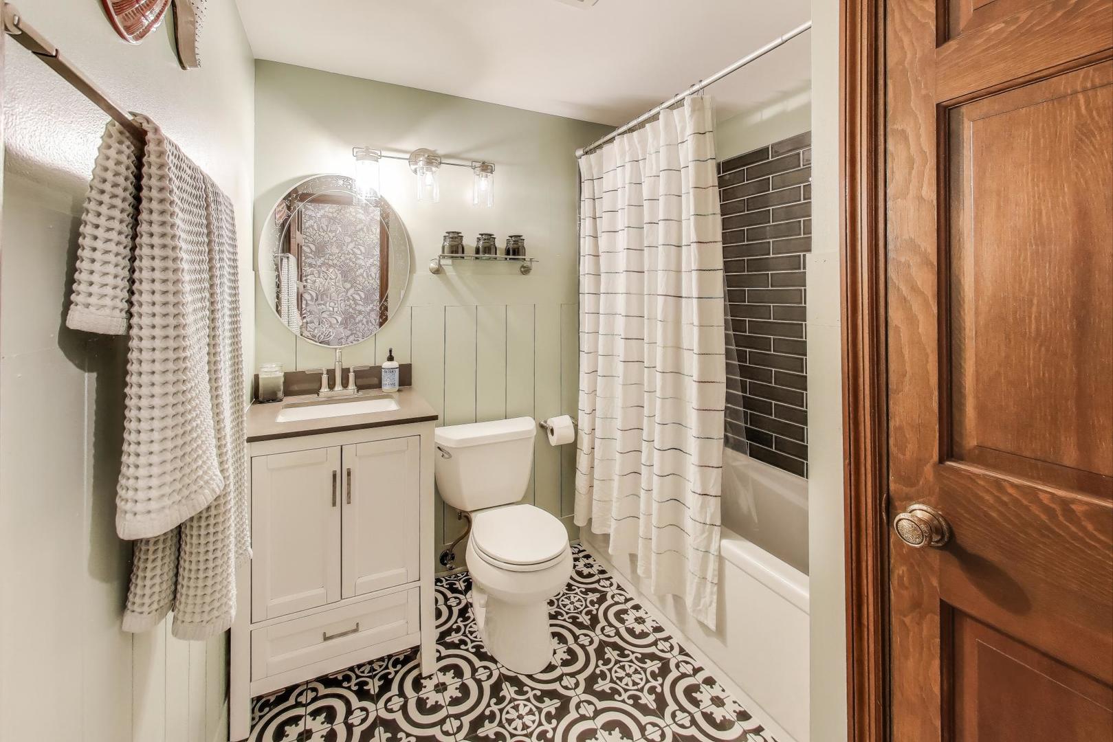 9623 N Hunters Lane, Spring Grove, IL 60081