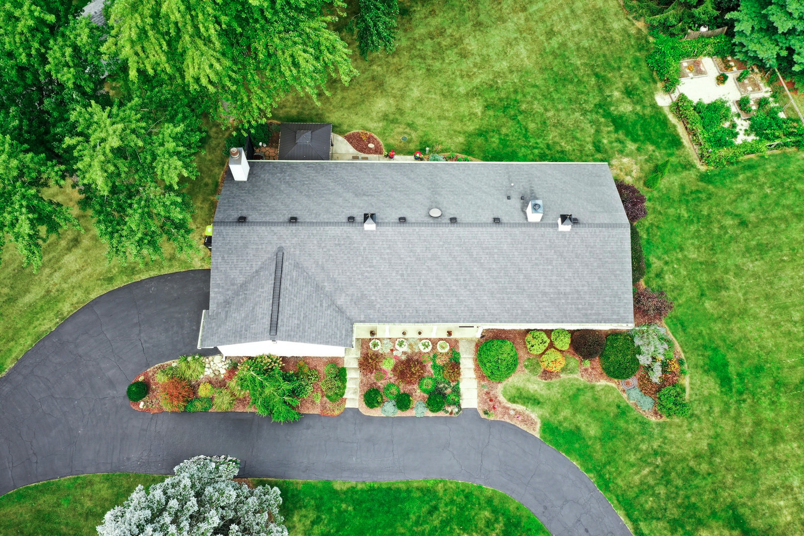 9623 N Hunters Lane, Spring Grove, IL 60081