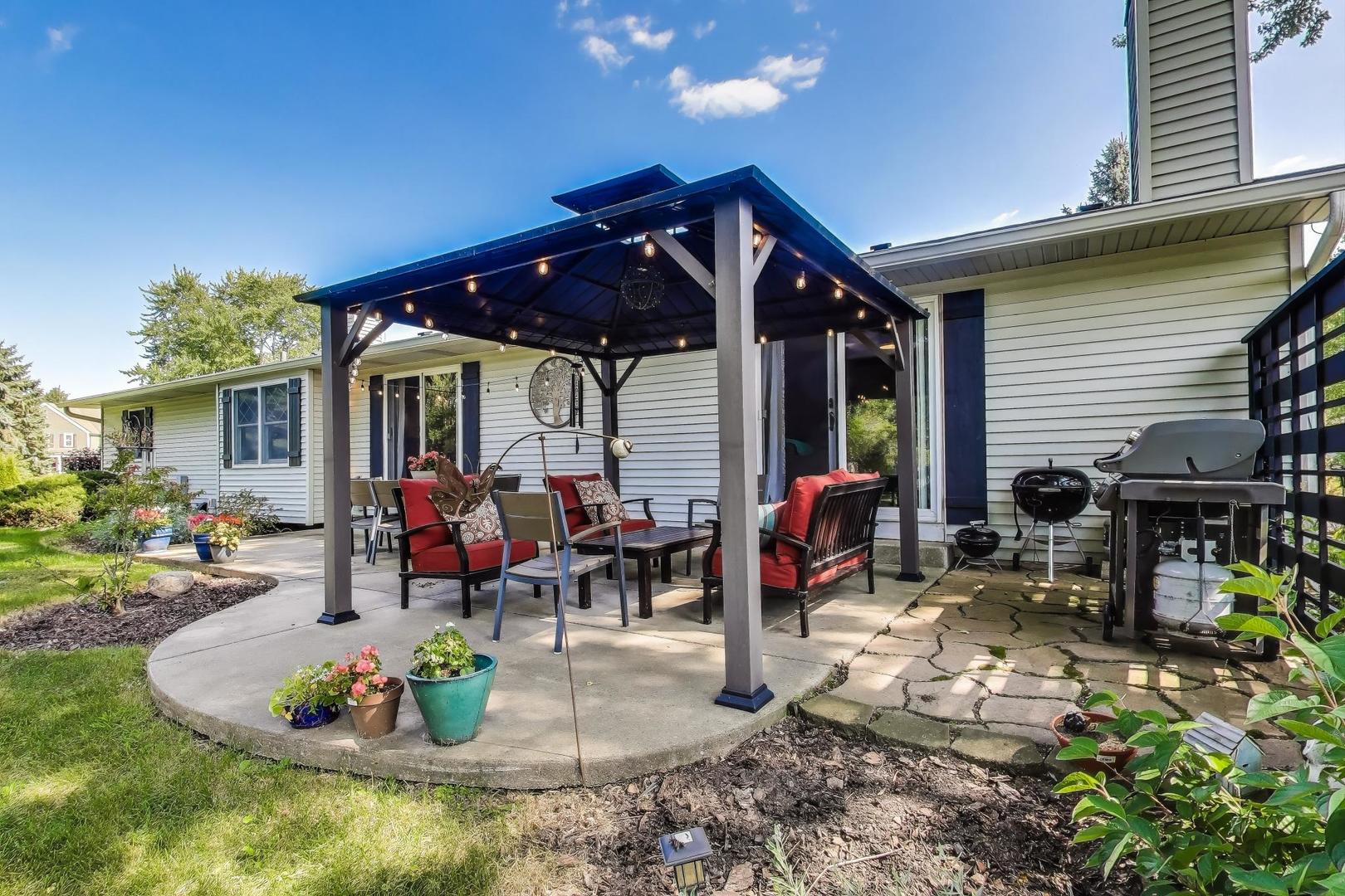 9623 N Hunters Lane, Spring Grove, IL 60081