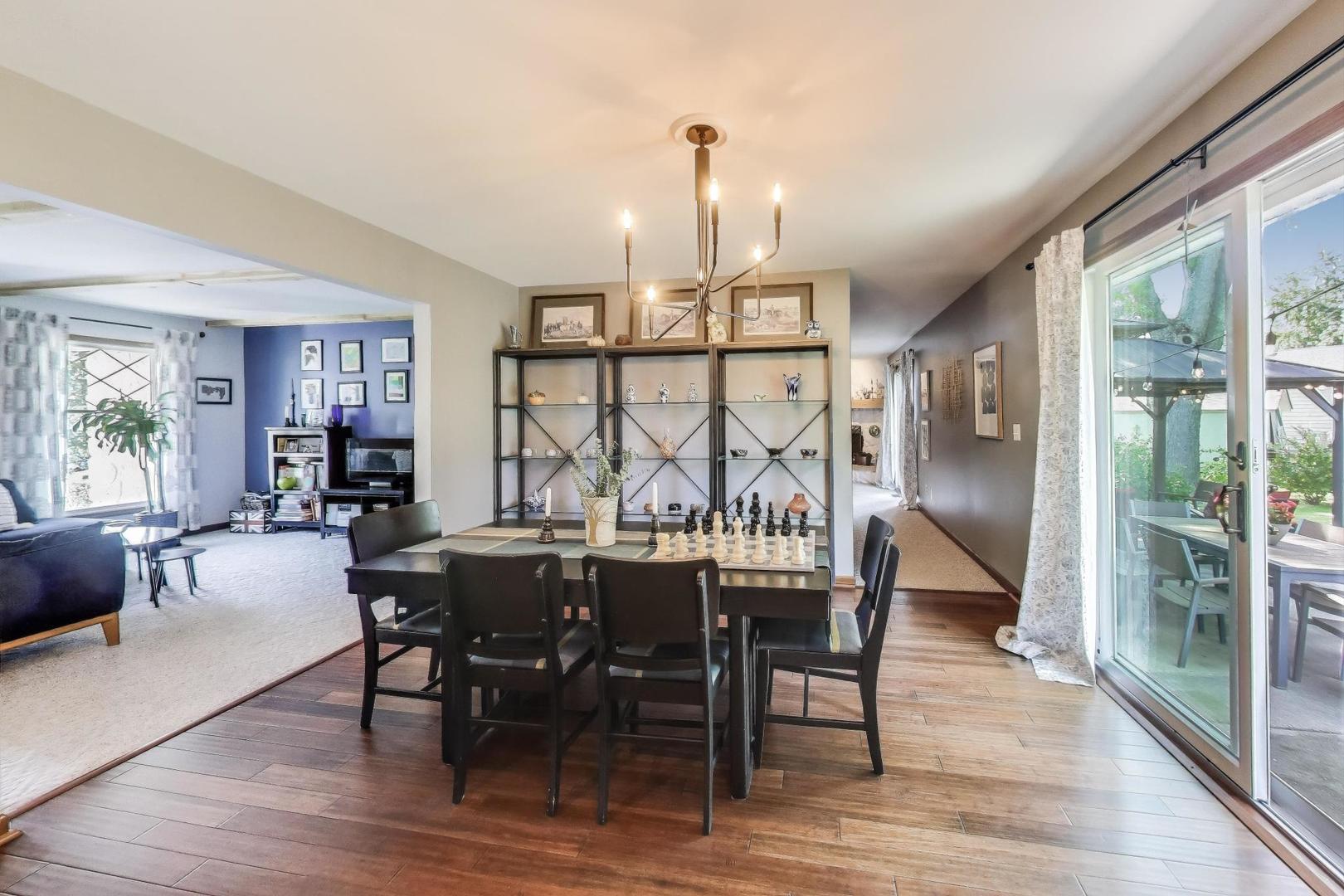 9623 N Hunters Lane, Spring Grove, IL 60081