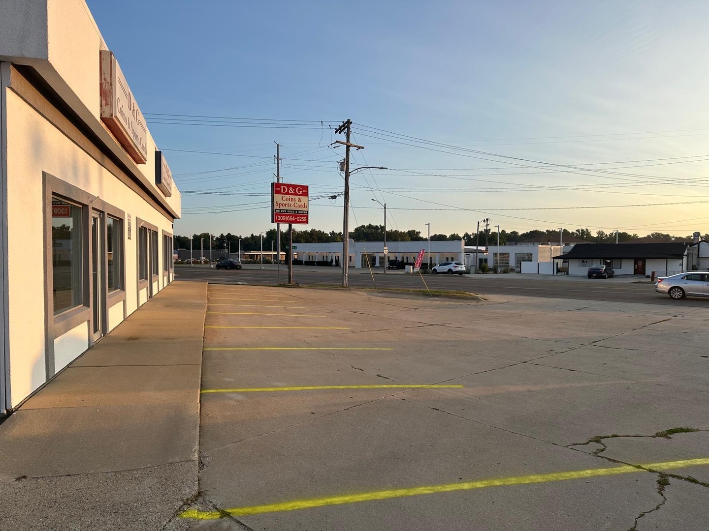 1511 Morrissey Drive, Bloomington, IL 61701