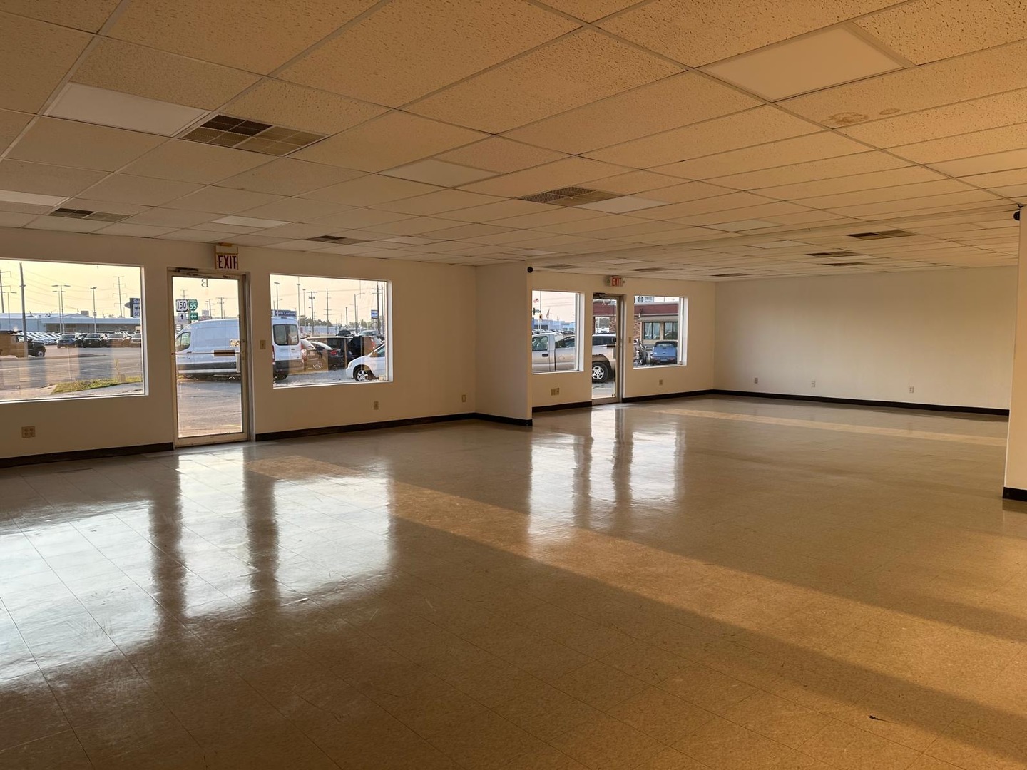 1511 Morrissey Drive, Bloomington, IL 61701