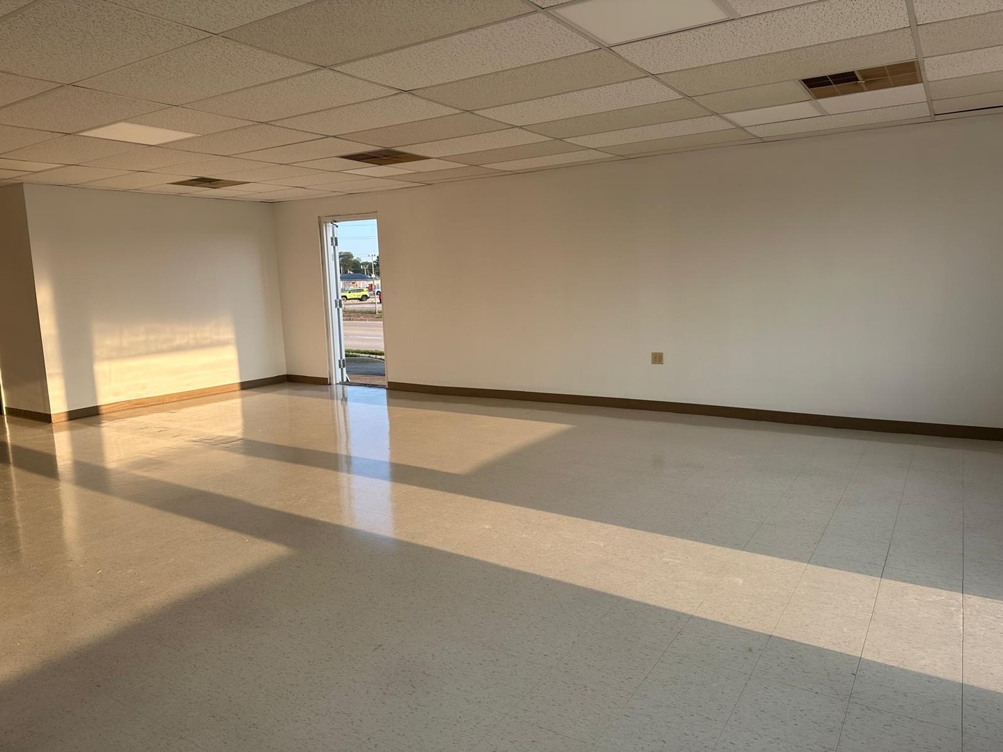 1511 Morrissey Drive, Bloomington, IL 61701