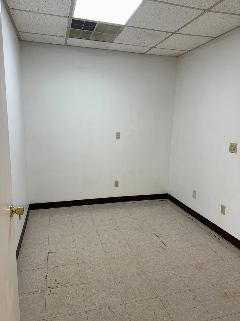 1511 Morrissey Drive, Bloomington, IL 61701