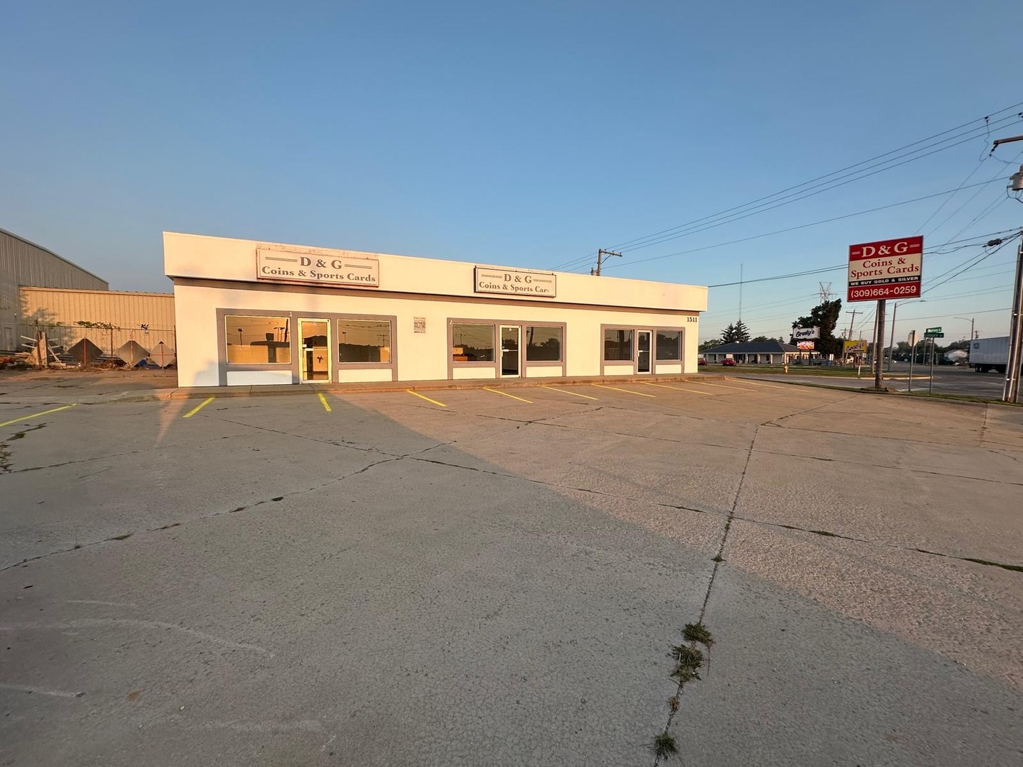 1511 Morrissey Drive, Bloomington, IL 61701