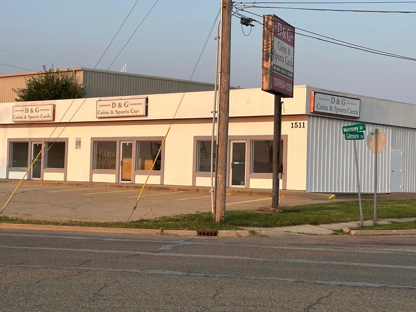 1511 Morrissey Drive, Bloomington, IL 61701