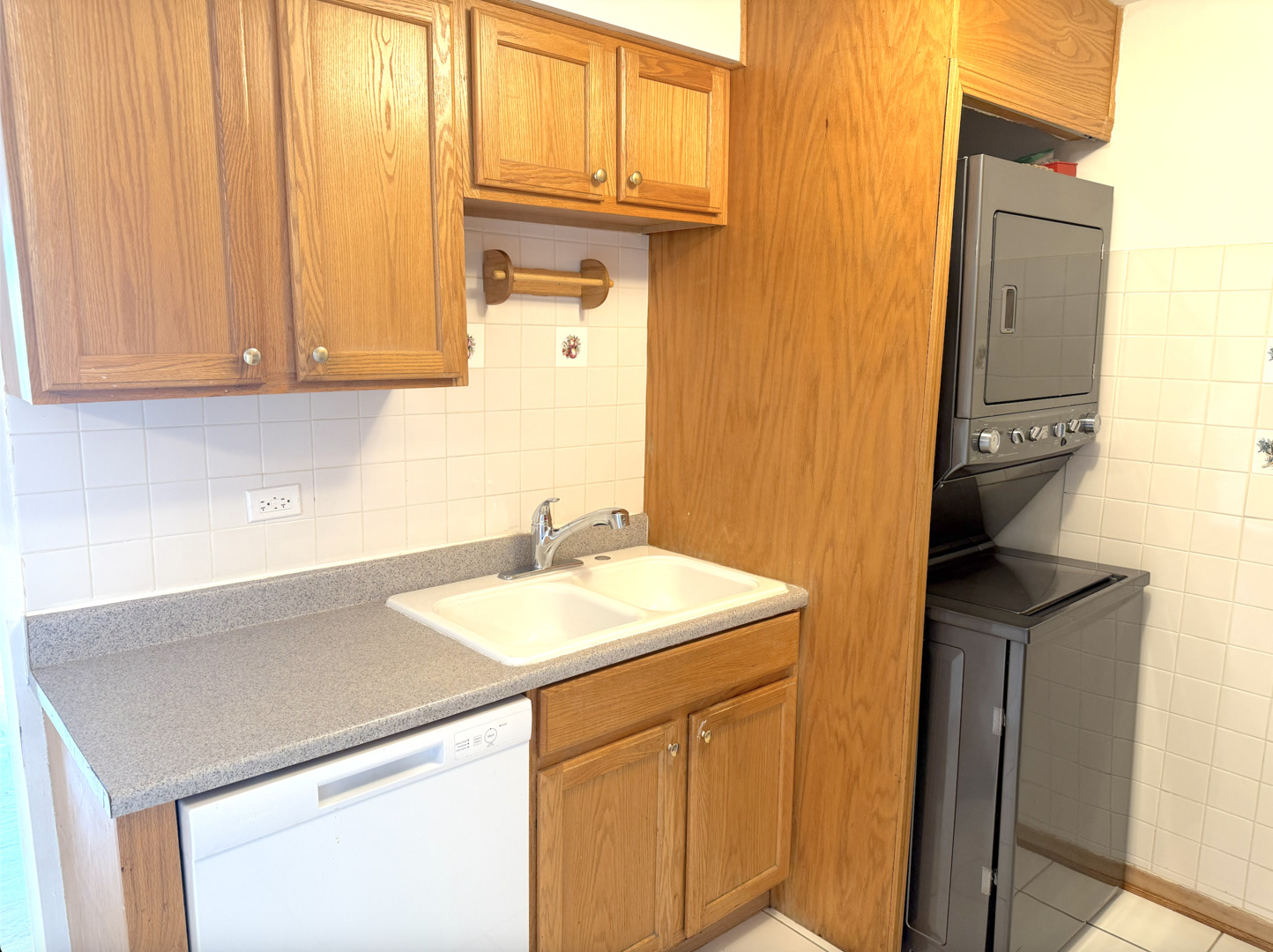 9407 S Roberts Road #3SE, Hickory Hills, IL 60457