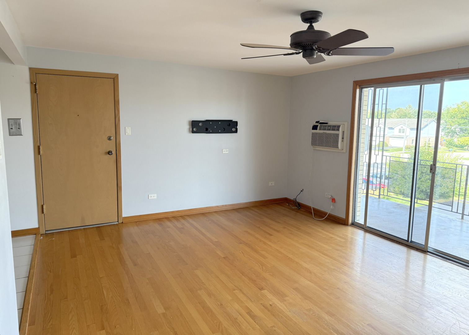 9407 S Roberts Road #3SE, Hickory Hills, IL 60457