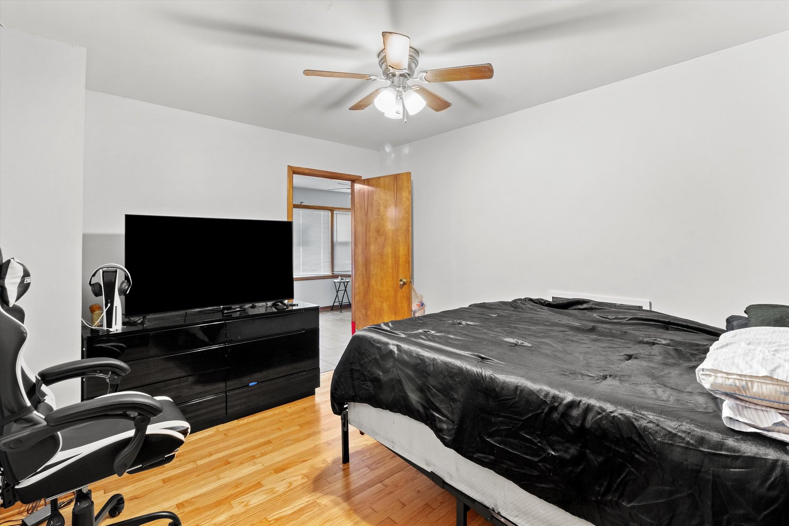 38 W 78th Street, Chicago, IL 60620