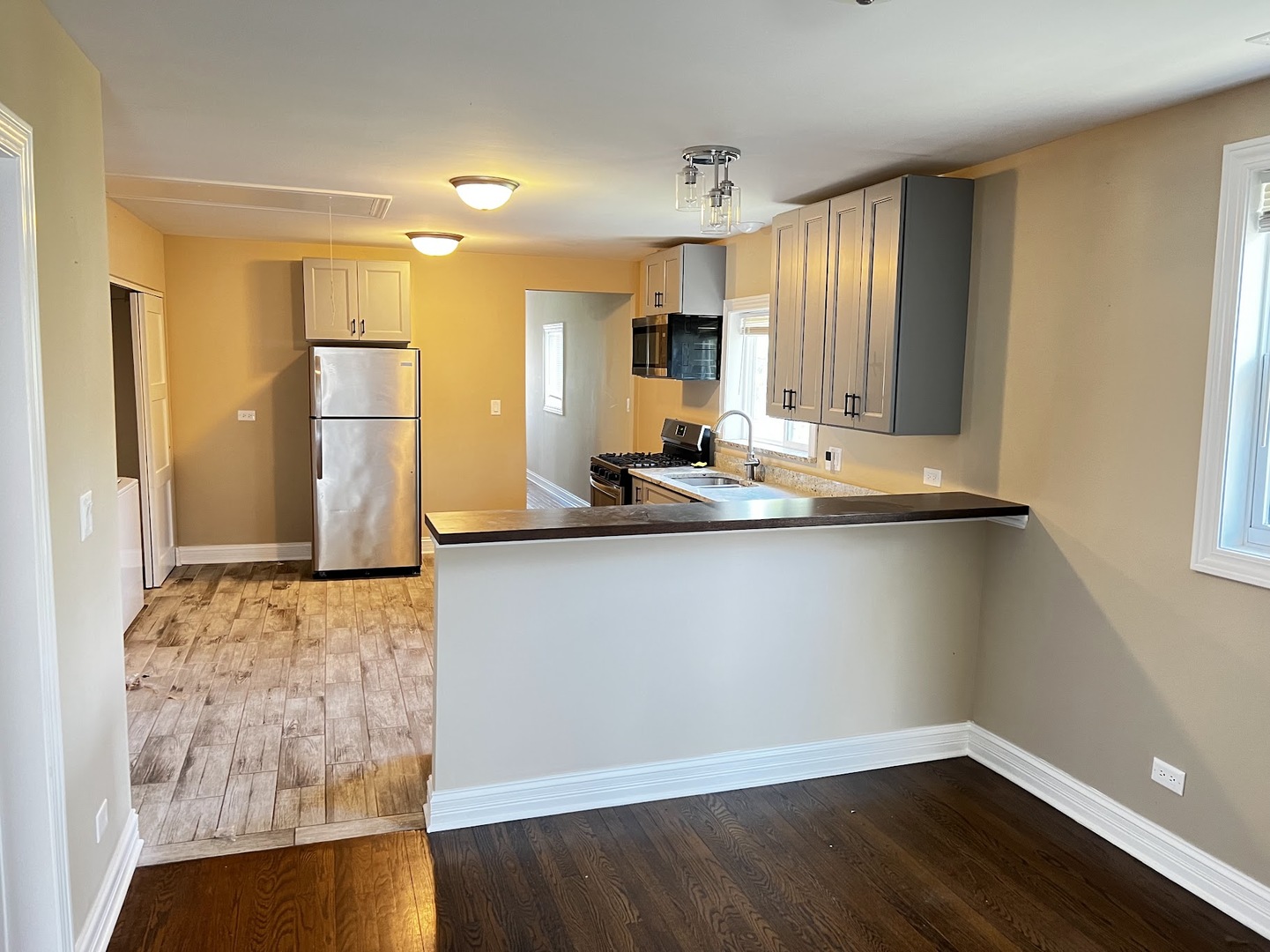 5328 W Leland Avenue #2, Chicago, IL 60630