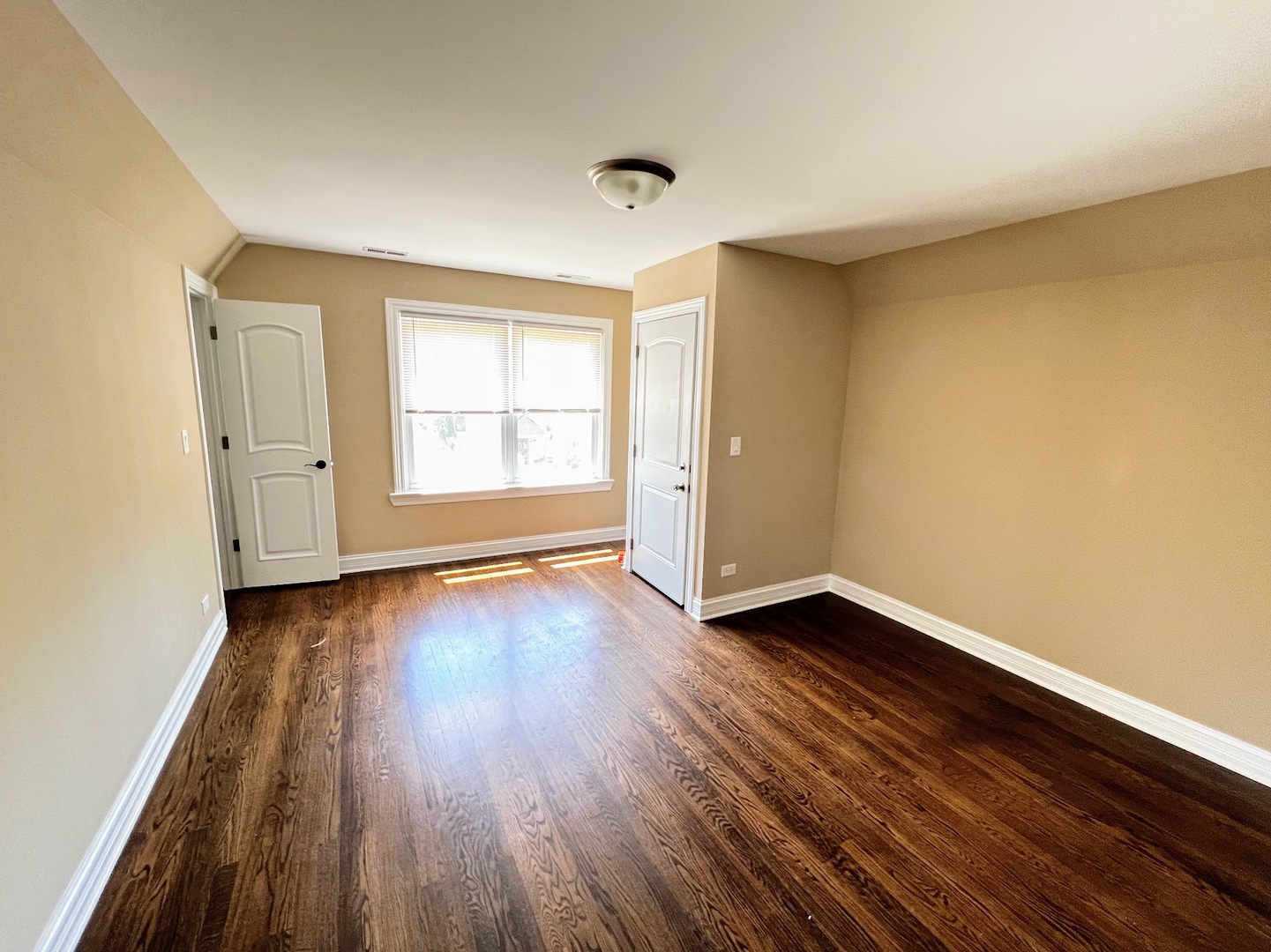 5328 W Leland Avenue #2, Chicago, IL 60630