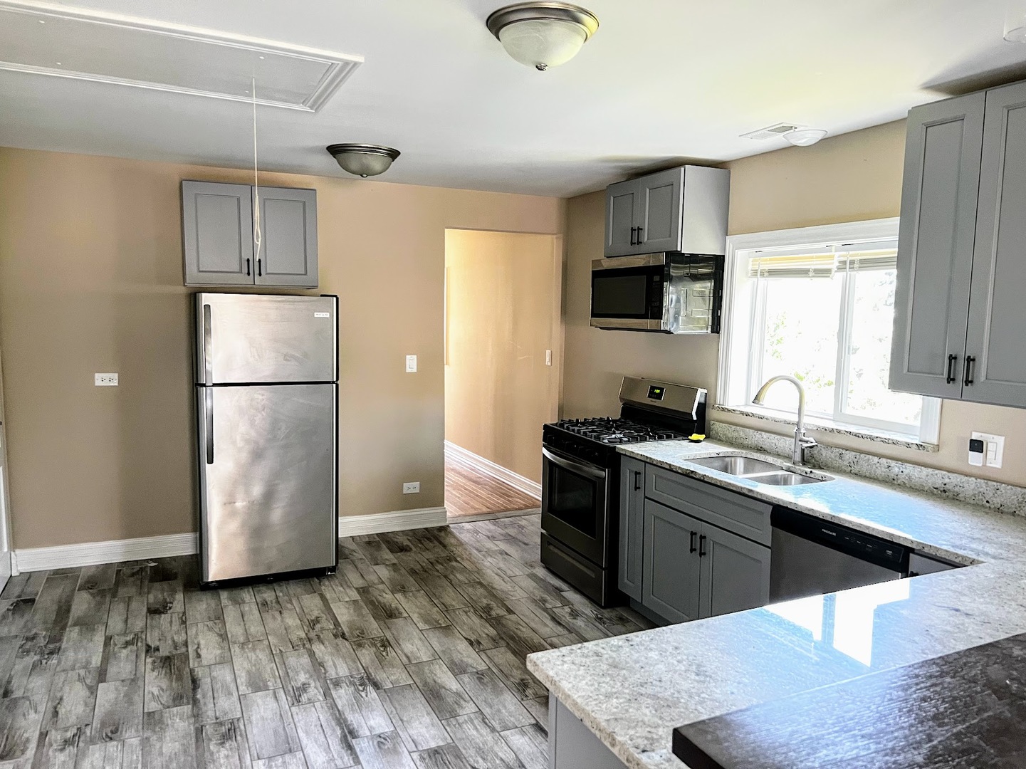 5328 W Leland Avenue #2, Chicago, IL 60630