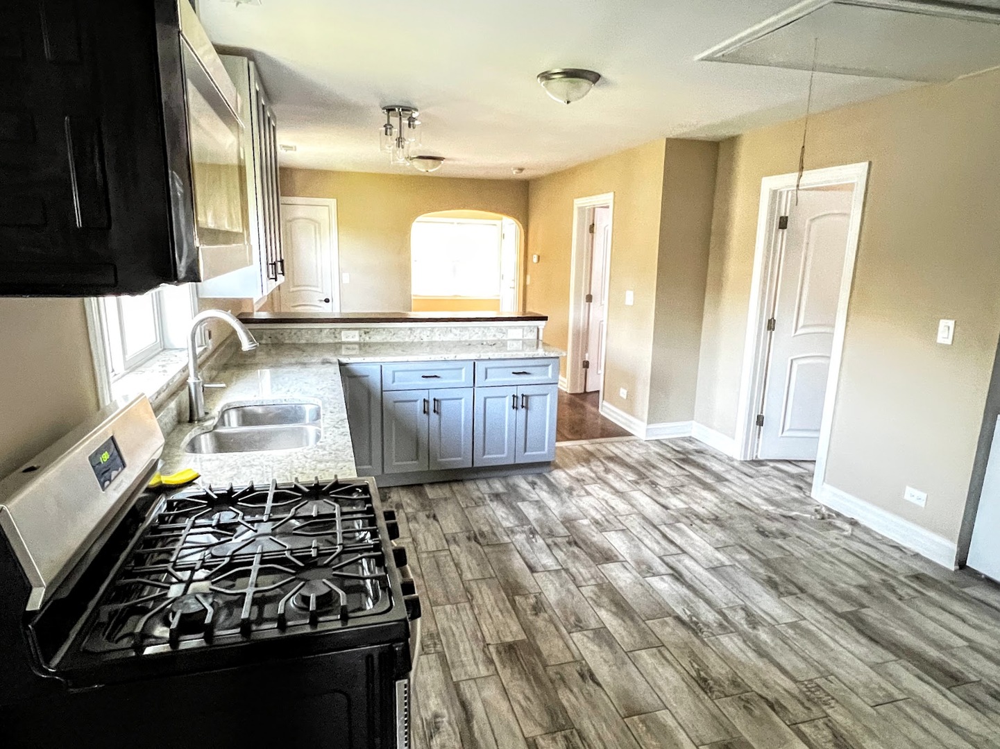 5328 W Leland Avenue #2, Chicago, IL 60630