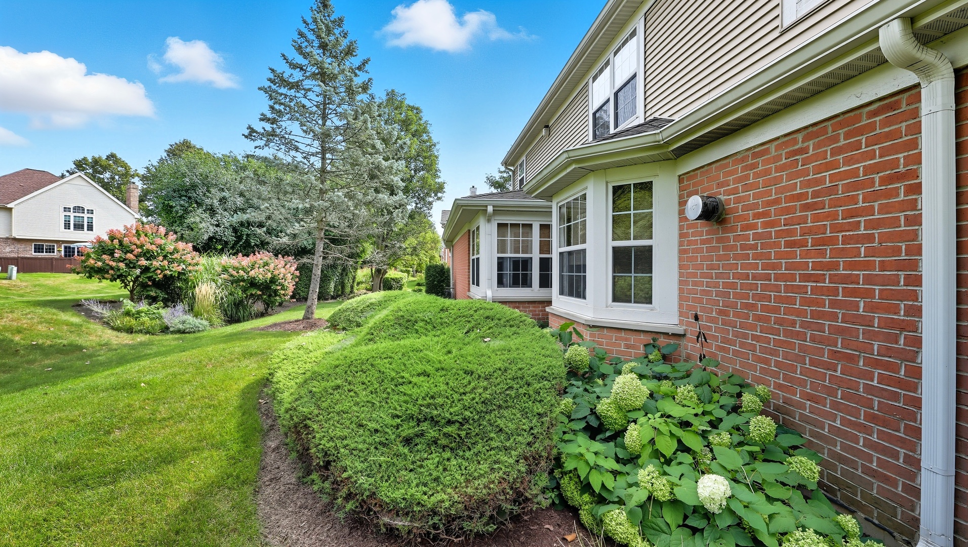2550 Camberley Circle #5-810, Westchester, IL 60154