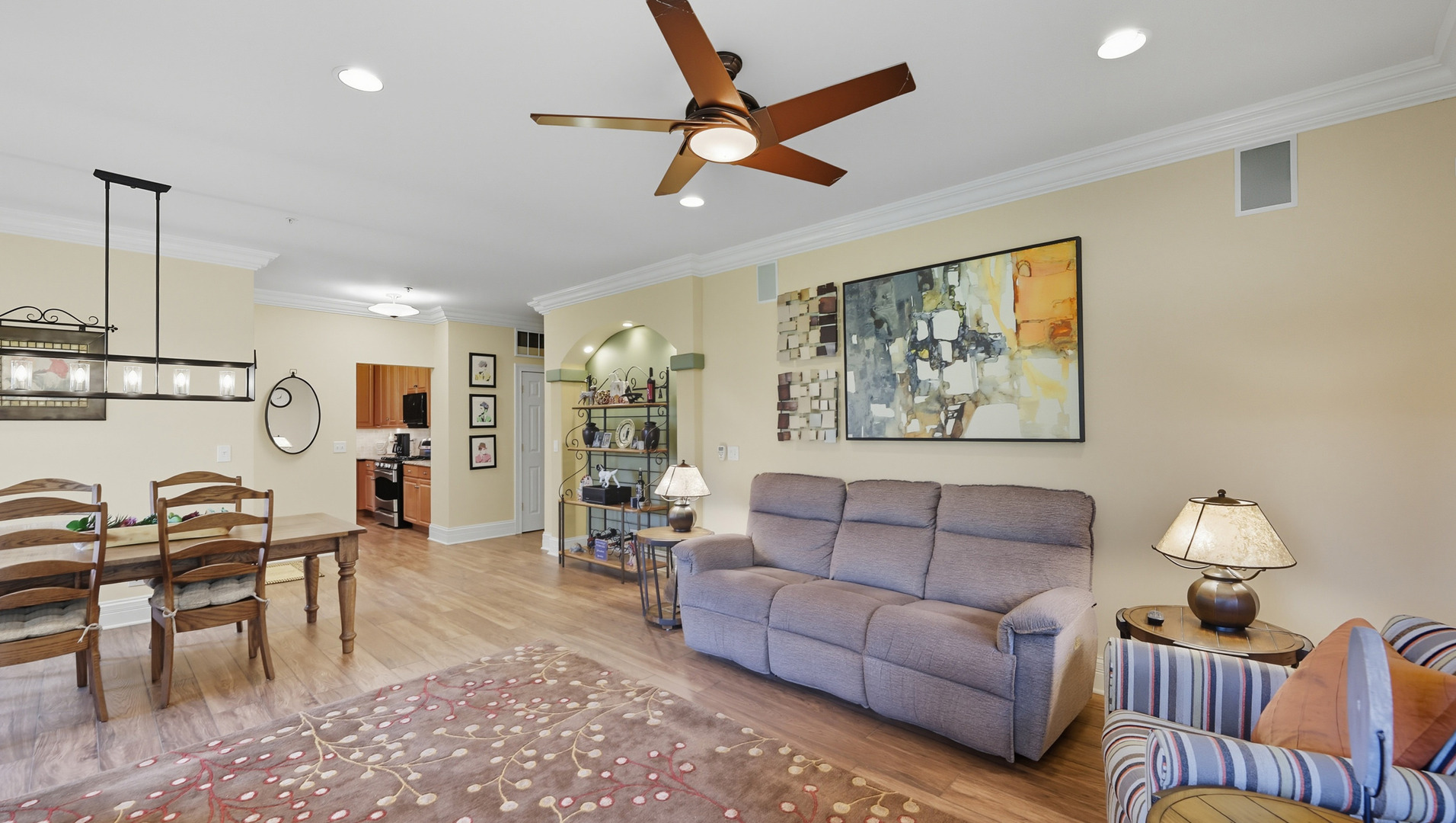 2550 Camberley Circle #5-810, Westchester, IL 60154