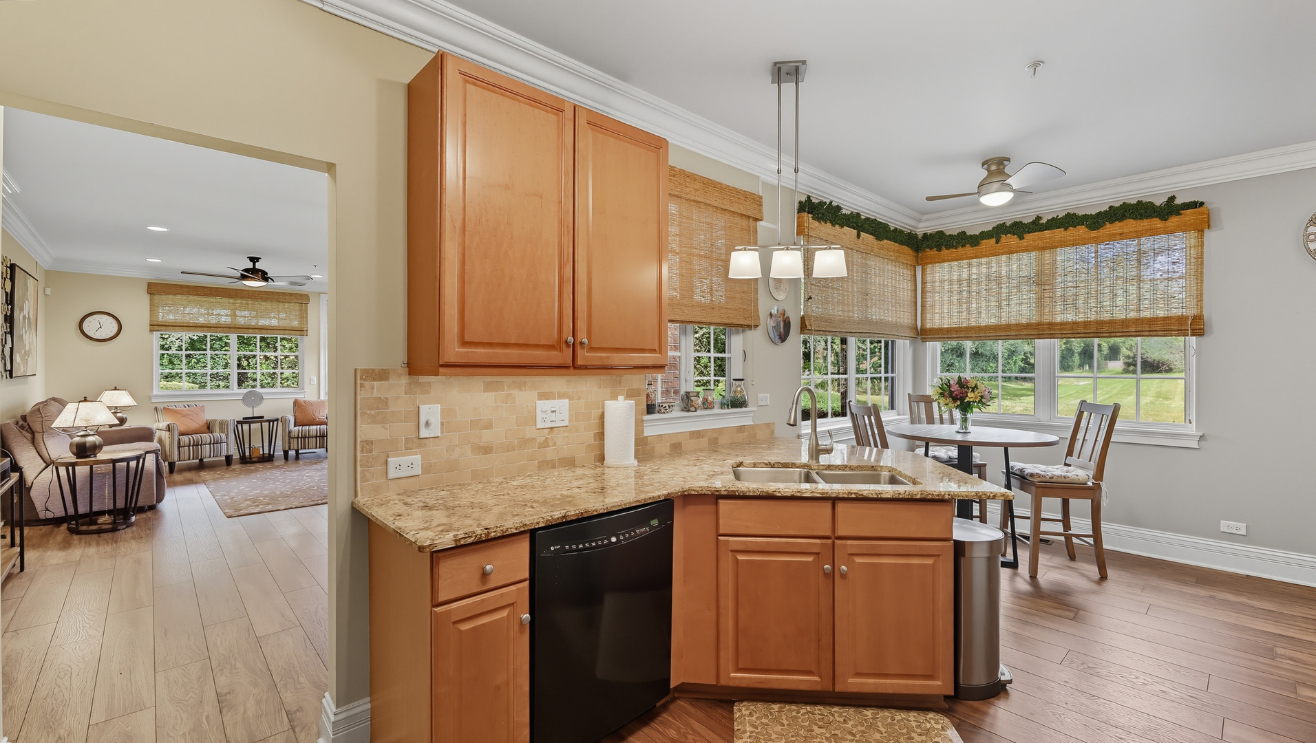 2550 Camberley Circle #5-810, Westchester, IL 60154