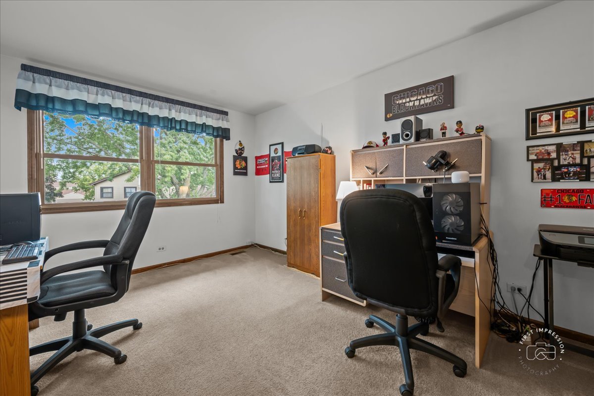 877 Malibu Court, Carol Stream, IL 60188