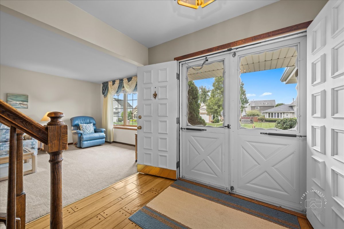 877 Malibu Court, Carol Stream, IL 60188