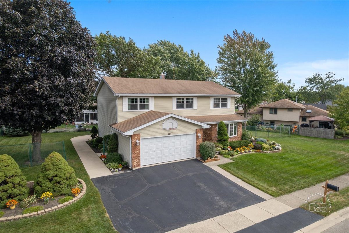 877 Malibu Court, Carol Stream, IL 60188