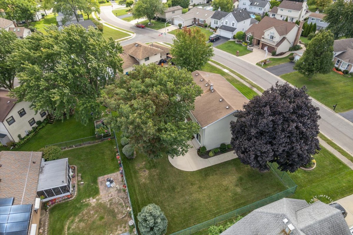 877 Malibu Court, Carol Stream, IL 60188