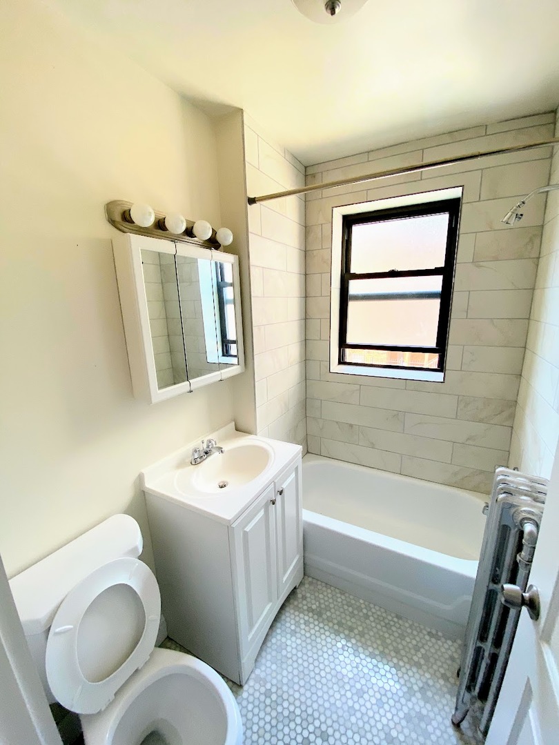 3933 N Clarendon Avenue #311, Chicago, IL 60613