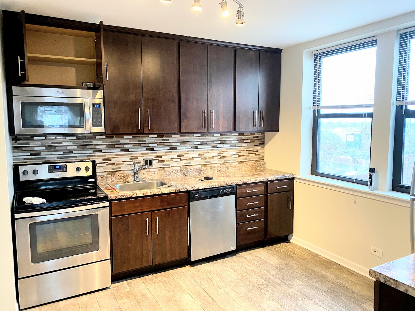 3933 N Clarendon Avenue #701PH, Chicago, IL 60613