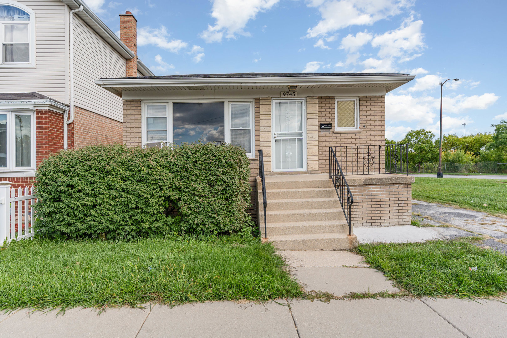 9745 S Wentworth Avenue, Chicago, IL 60628