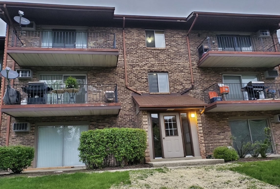 2449 SPRING Street #3801, Woodridge, IL 60517