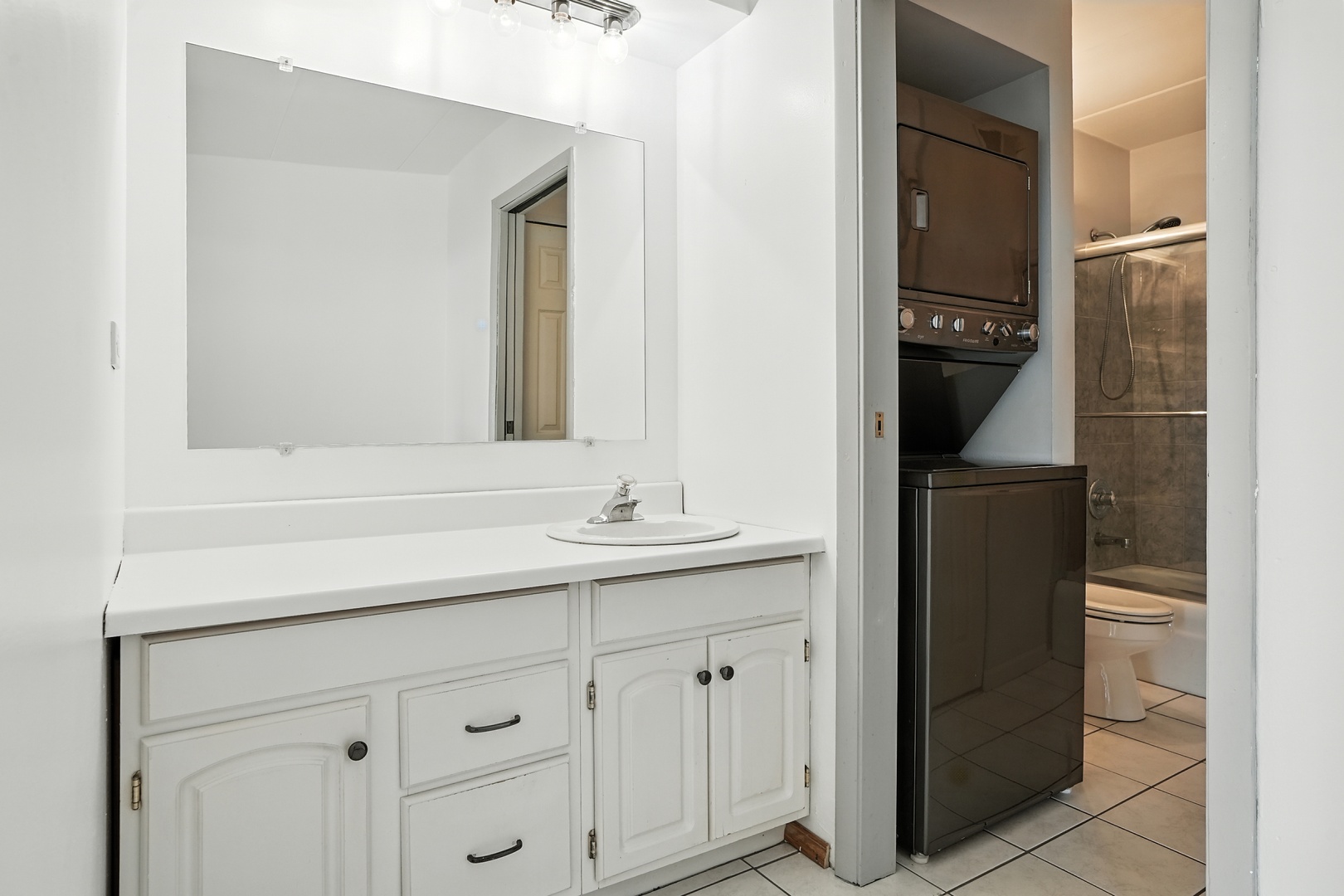 2304 Holiday Terrace #503, Lansing, IL 60438