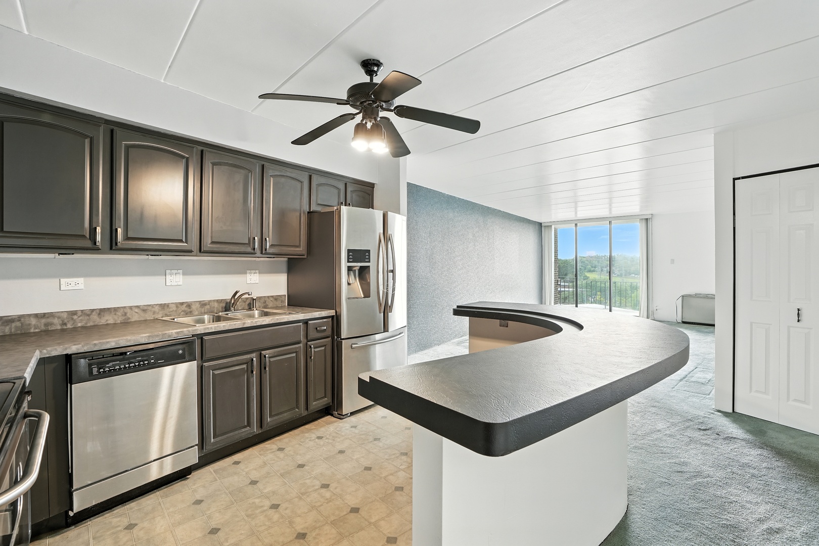 2304 Holiday Terrace #503, Lansing, IL 60438