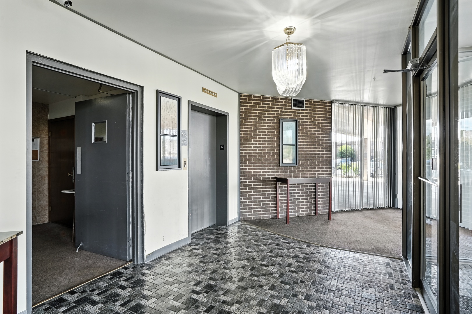 2304 Holiday Terrace #503, Lansing, IL 60438