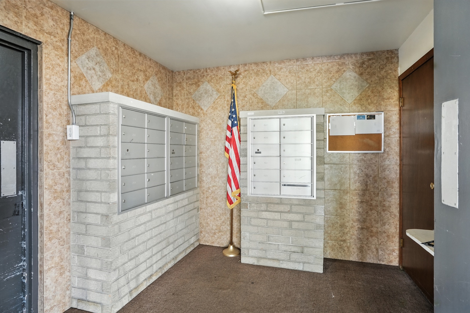 2304 Holiday Terrace #503, Lansing, IL 60438