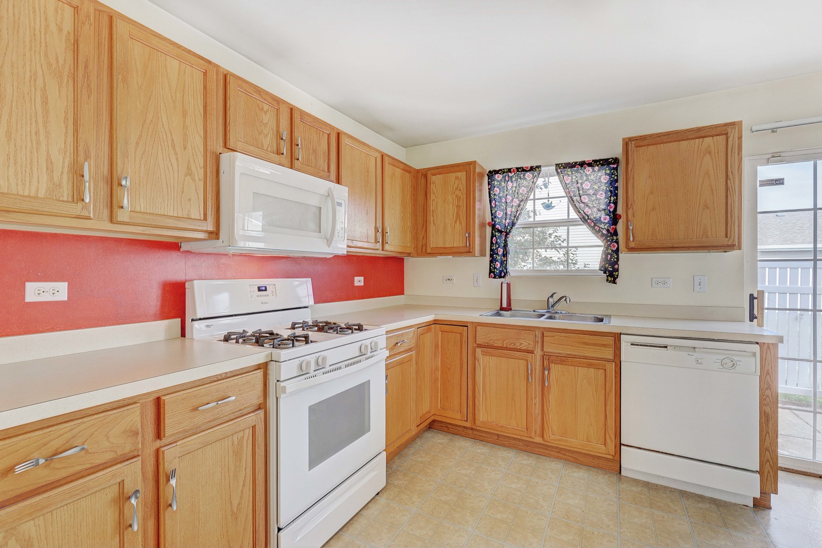 94 Waterbury Circle, Oswego, IL 60543