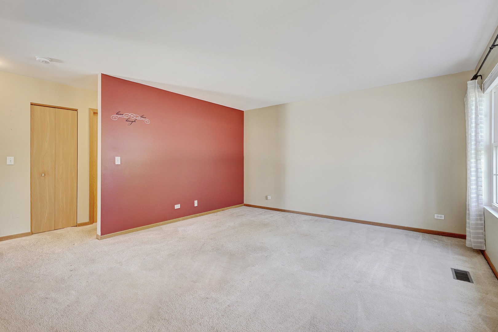 94 Waterbury Circle, Oswego, IL 60543