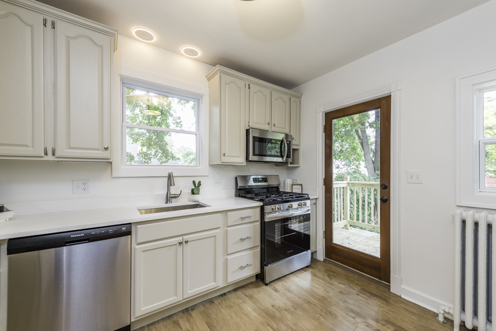 1335 Chestnut Street, Waukegan, IL 60085