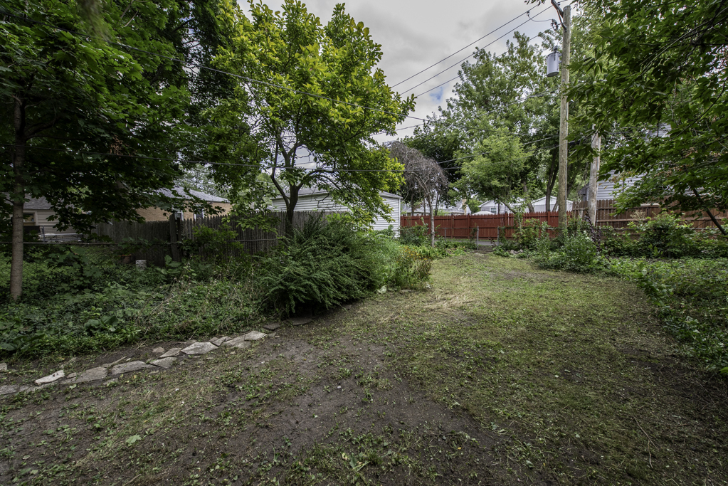 1335 Chestnut Street, Waukegan, IL 60085