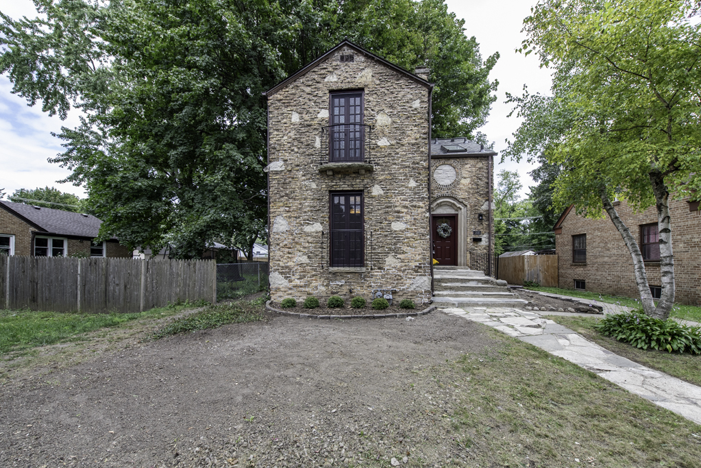 1335 Chestnut Street, Waukegan, IL 60085
