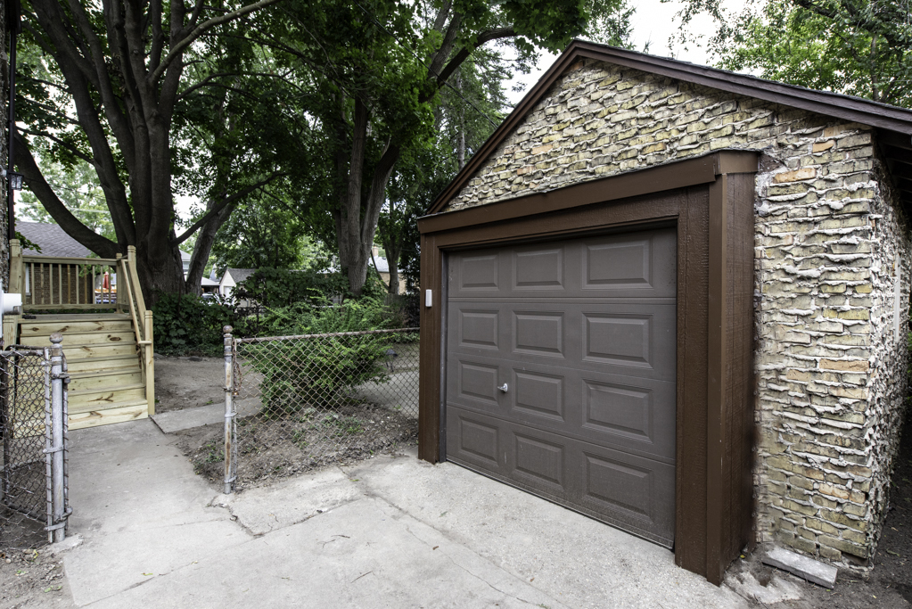 1335 Chestnut Street, Waukegan, IL 60085