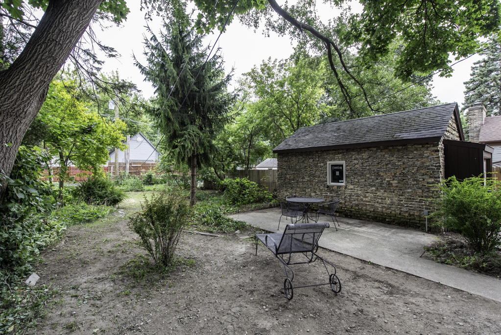 1335 Chestnut Street, Waukegan, IL 60085