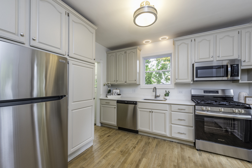 1335 Chestnut Street, Waukegan, IL 60085