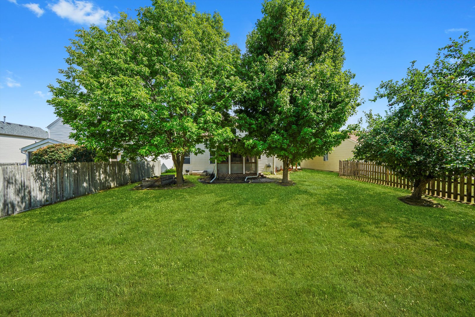 372 White Tail Drive, Grayslake, IL 60030