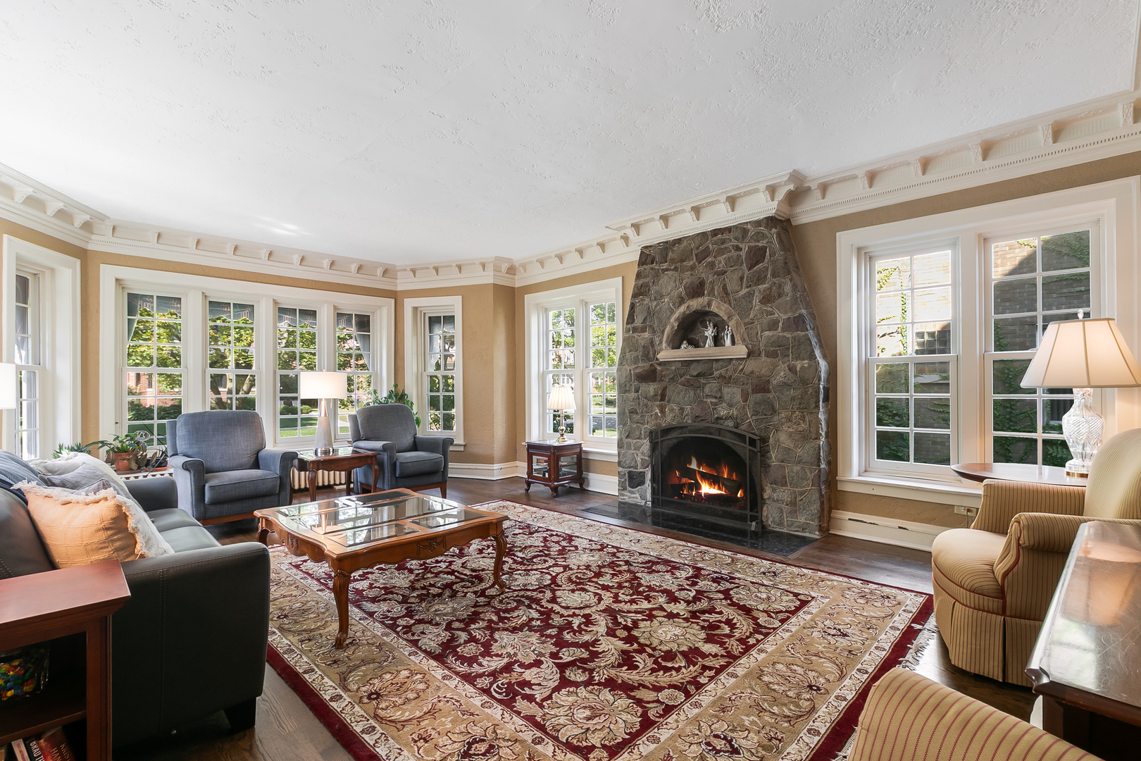 10337 S Hamilton Avenue, Chicago, IL 60643