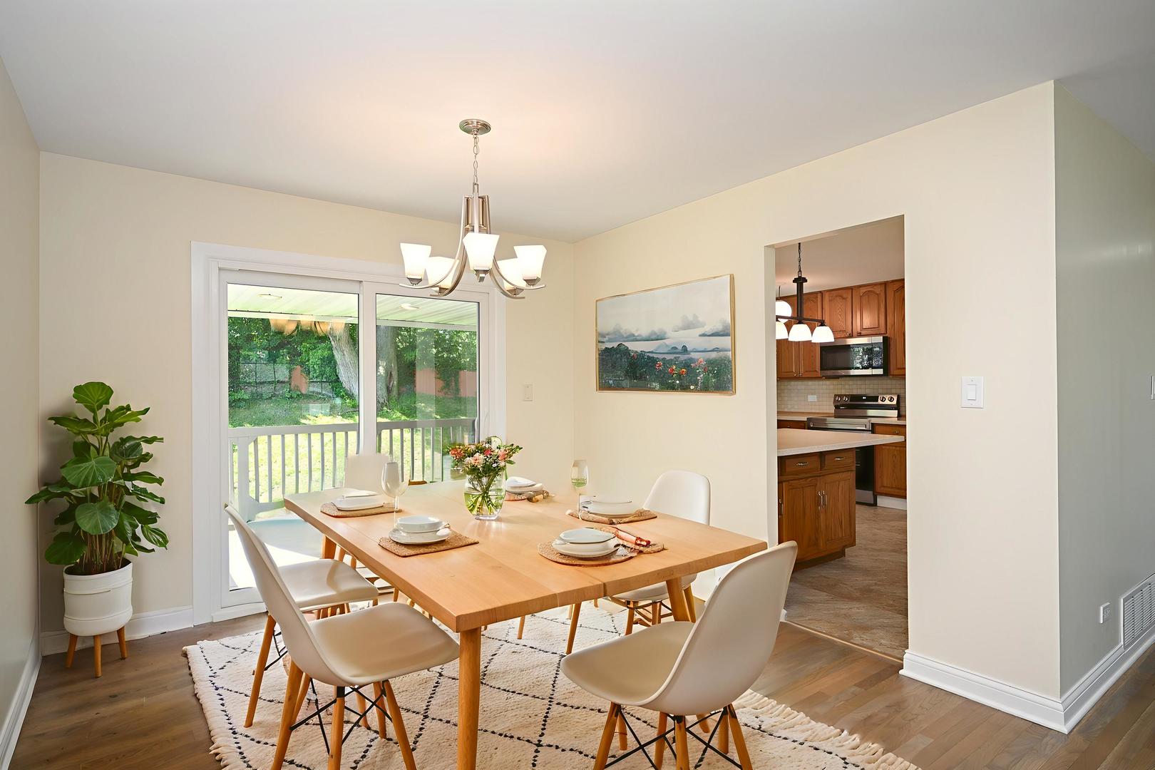21W745 Glen Valley Drive, Glen Ellyn, IL 60137