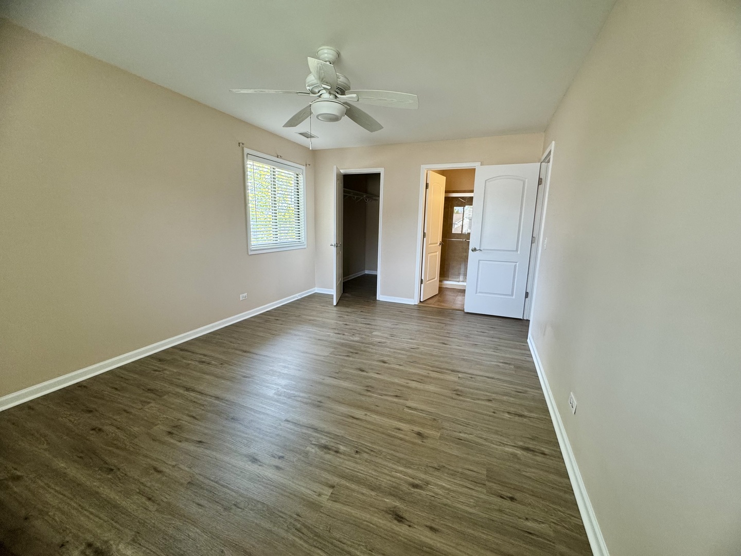 300 Pembridge Lane #D2, Schaumburg, IL 60193