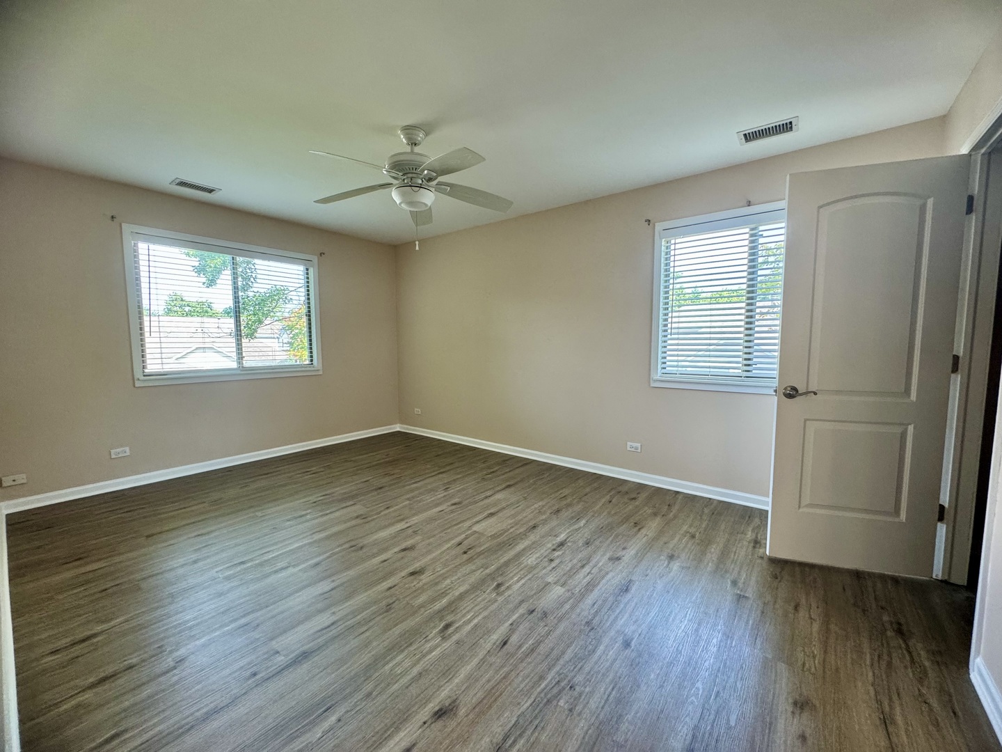 300 Pembridge Lane #D2, Schaumburg, IL 60193