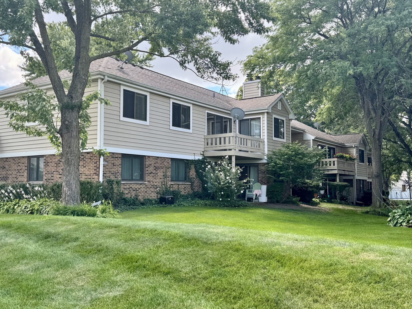 300 Pembridge Lane #D2, Schaumburg, IL 60193