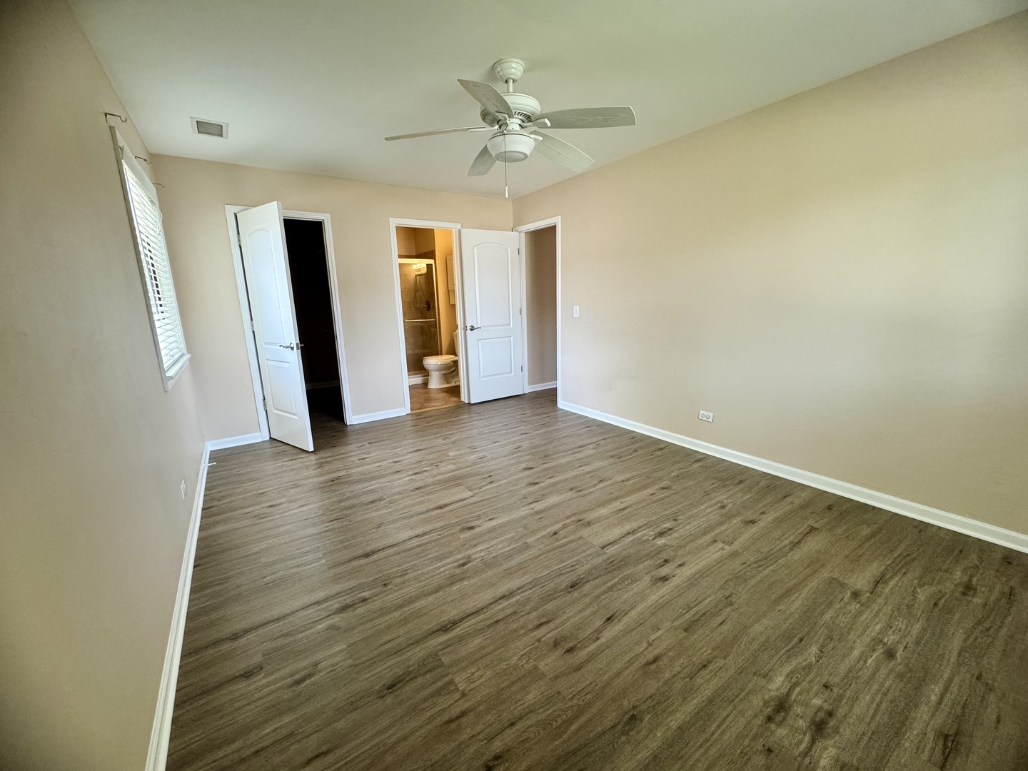300 Pembridge Lane #D2, Schaumburg, IL 60193