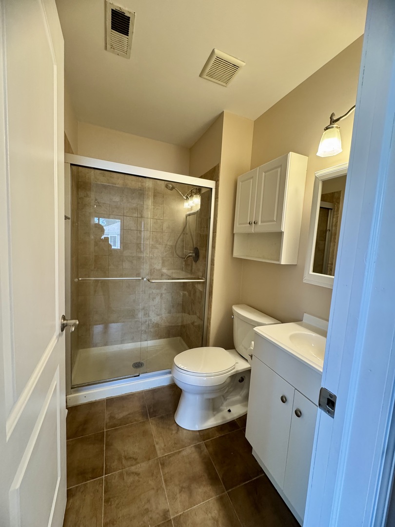 300 Pembridge Lane #D2, Schaumburg, IL 60193