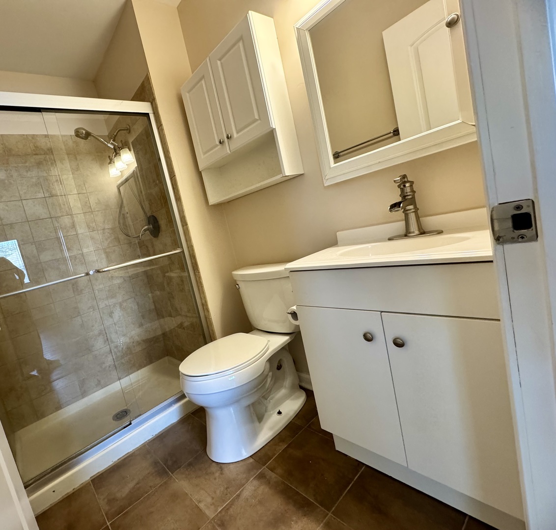 300 Pembridge Lane #D2, Schaumburg, IL 60193